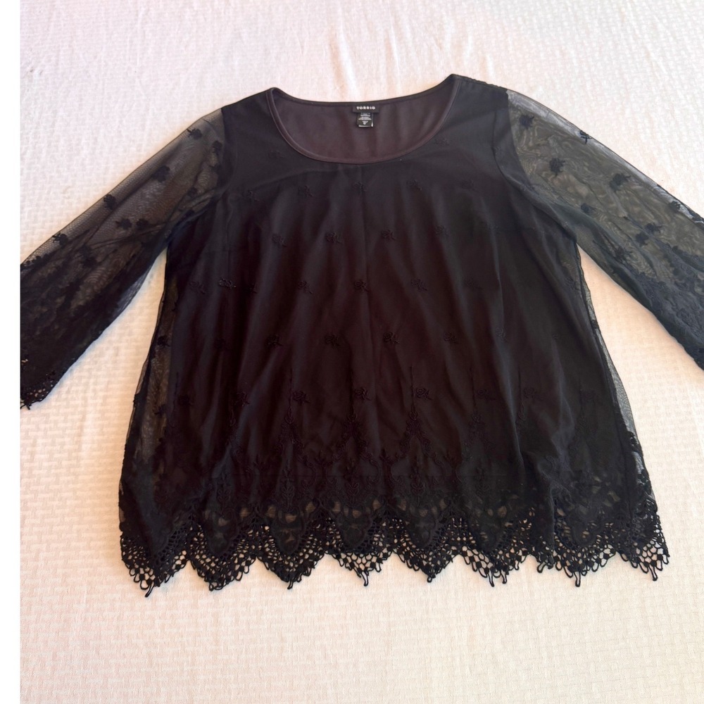 Torrid Black Lace Embroidered Mesh Blouse Scalloped Hem Top Womens Size 0 L